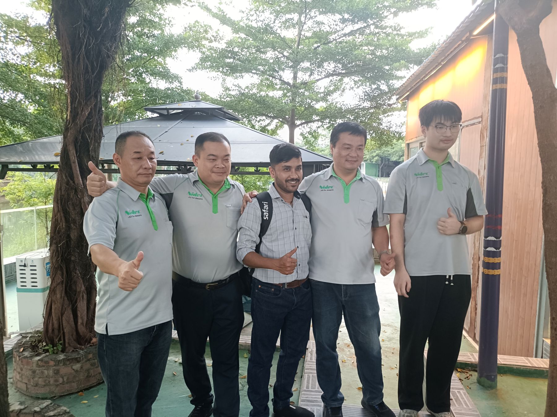 Činnost v oblasti kvality mezi trakčním strojem Nidec Elevator v Číně a Indii